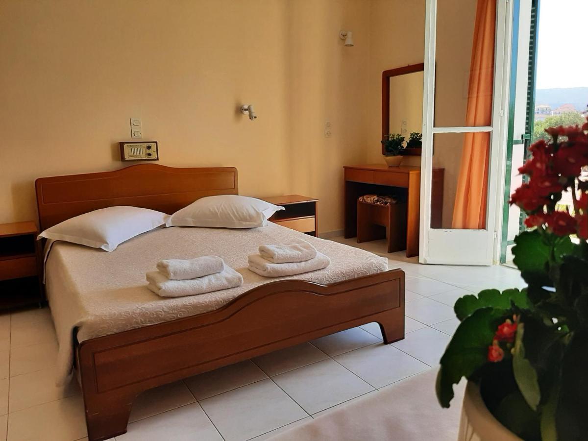 Ammousa Hotel Apartments Lixouri Eksteriør billede