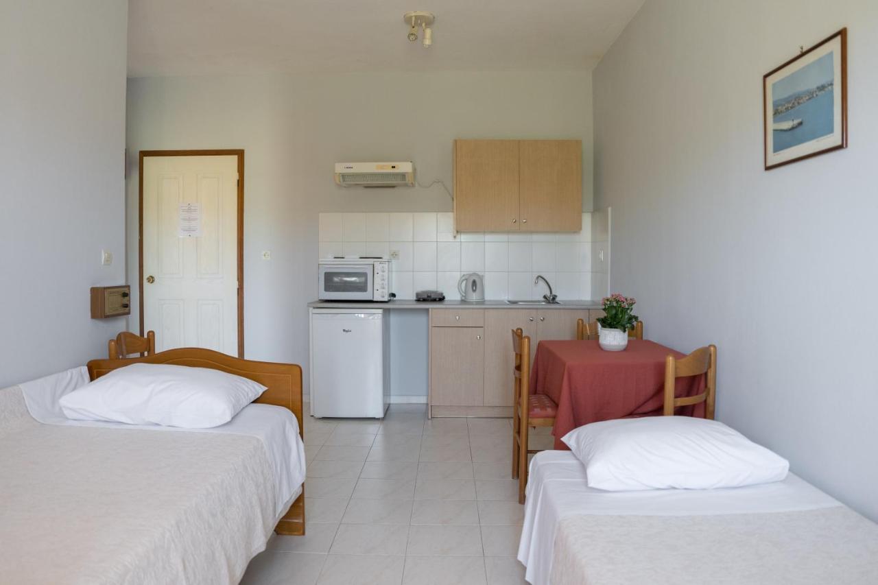 Ammousa Hotel Apartments Lixouri Eksteriør billede