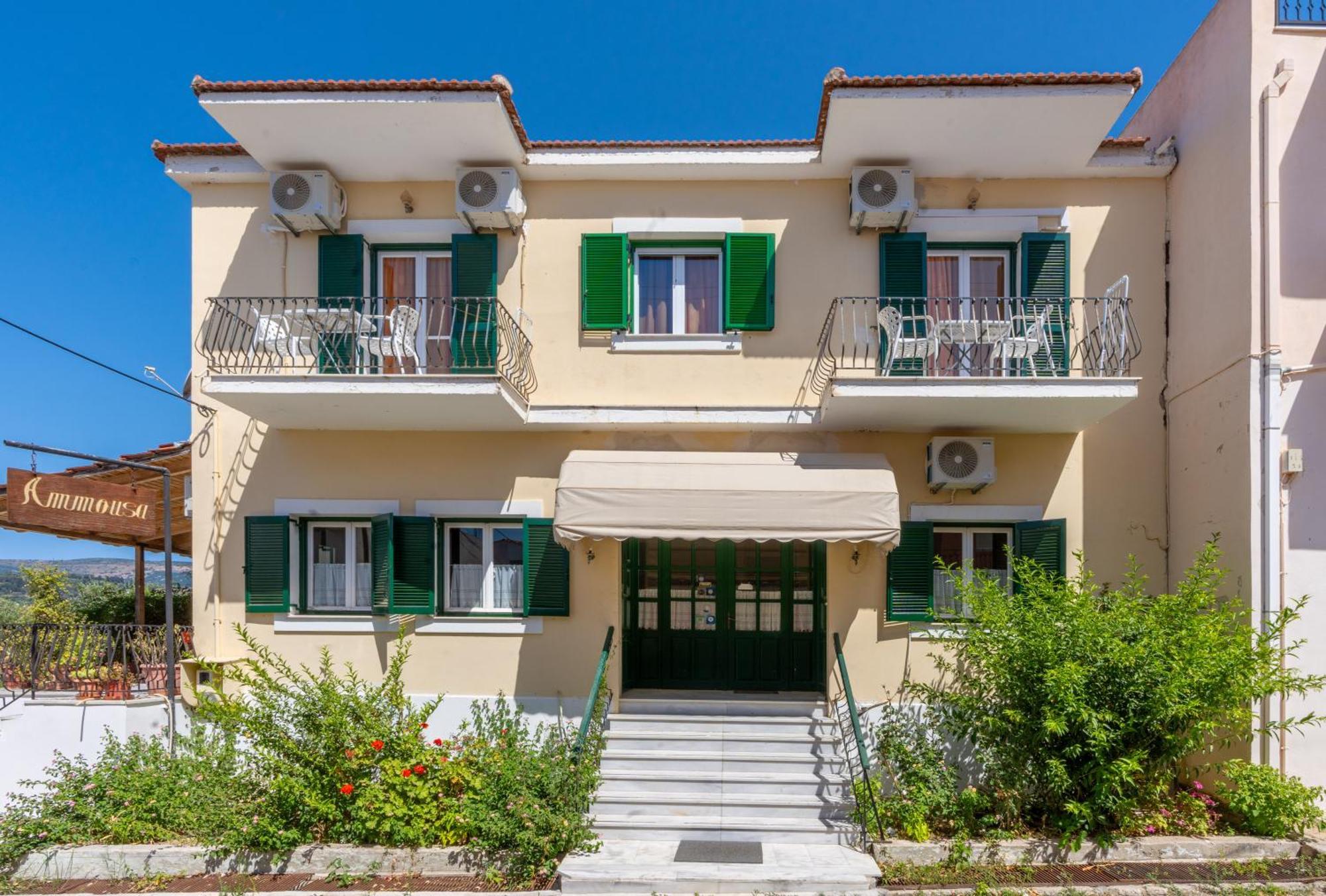 Ammousa Hotel Apartments Lixouri Eksteriør billede